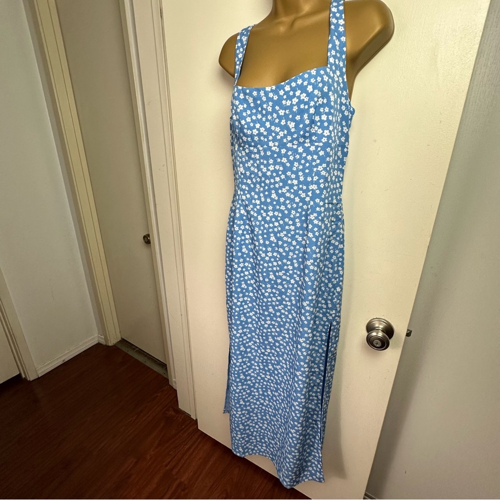 Beginning Boutique Blue & White Floral Nataliah Side Slits Midi Dress NWT Size 6 - Picture 2 of 16